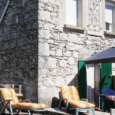 1 Bedroom Nice Apartment In La Beaume Labeaume Buitenkant foto