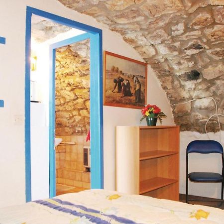 1 Bedroom Nice Apartment In La Beaume Labeaume Buitenkant foto