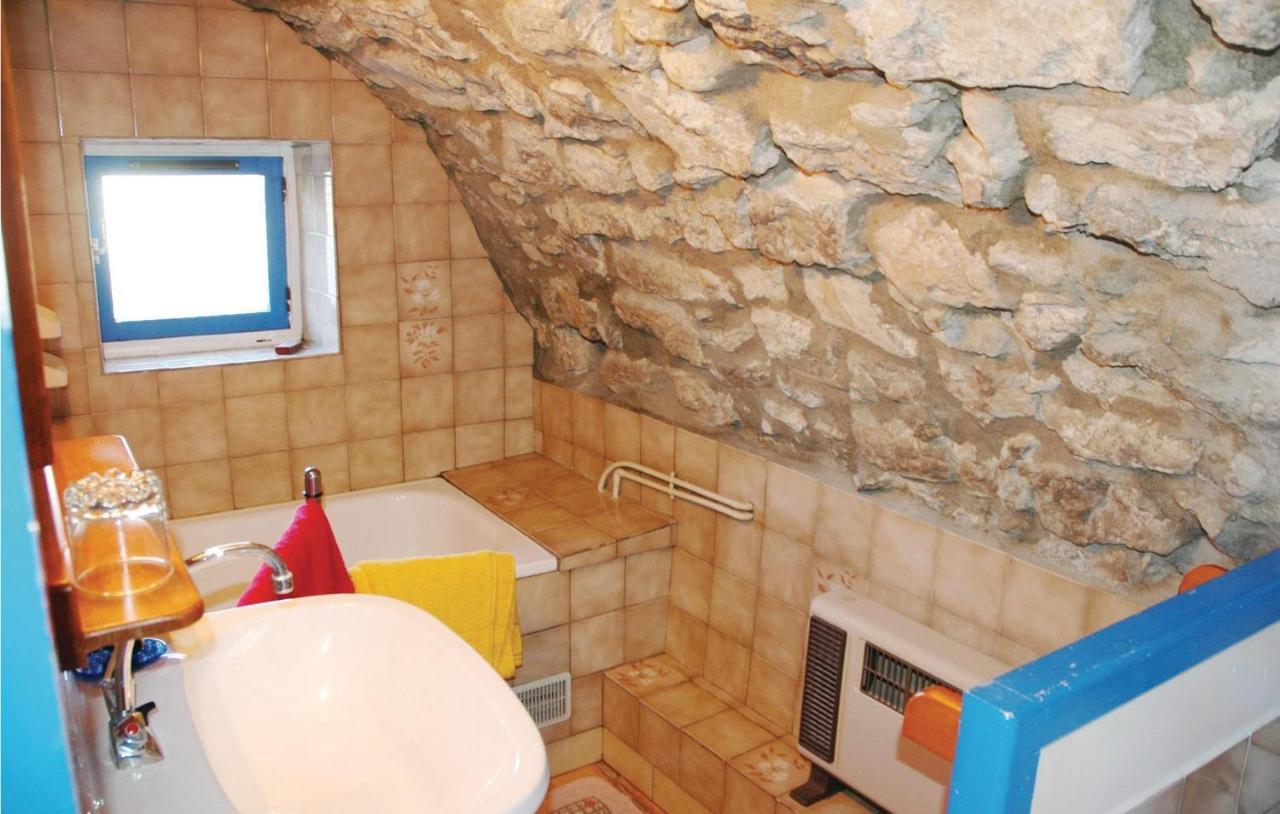 1 Bedroom Nice Apartment In La Beaume Labeaume Buitenkant foto